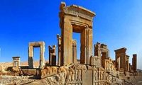 مدل‌های خارجی مجله ووگ در تخت جمشید!