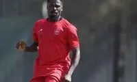 چپ و راست پرسپولیس زیر‌ و رو می‌شود