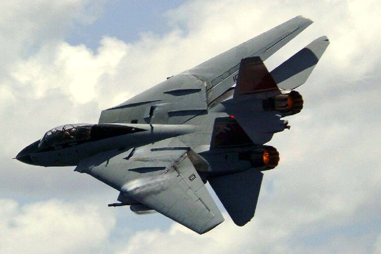 تصاویری زیبا از تیک‌آف تماشایی جنگنده F14 