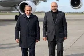 قابی از قالیباف و عراقچی در مراسم حرم امام رضا (ع)