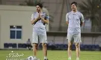 دو مربی خارجی همراه هلی‌کوپتر در پرسپولیس
