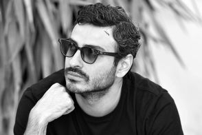 عکسی از تمرین بازیگری مرد خوش چهره سینمای ایران