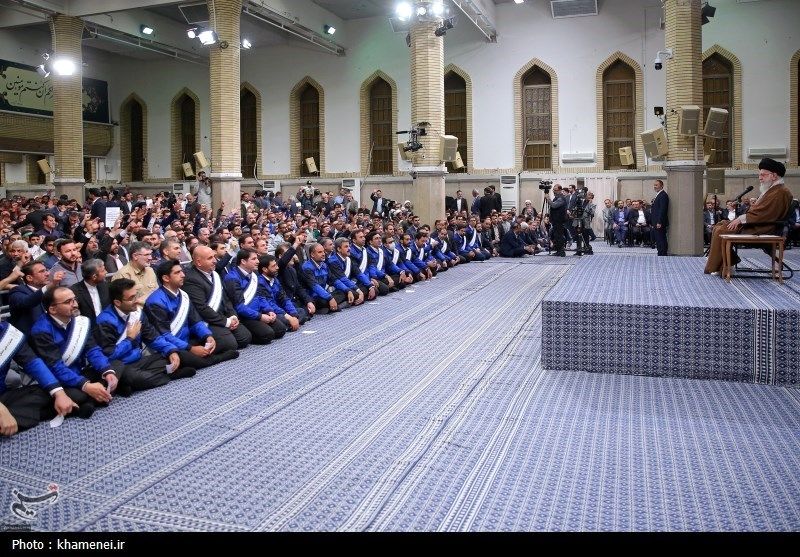 ثبت دو تصویر متفاوت از مراسم امروز بیت رهبری 