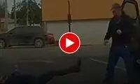 ویدیویی هولناک از درگیری با شمشیر وسط خیابان!