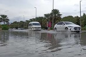 باران سنگین، فرودگاه کیش را غرق کرد!