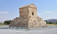 ویدئویی از برگزاری نماز عید فطر در آرامگاه کوروش