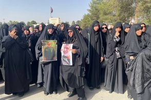 آغاز مراسم خاکسپاری شهید حاجی‌زاده و شهید باقری