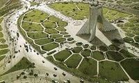تصاویر توجه‌برانگیز از یک جشن در میدان آزادی 
