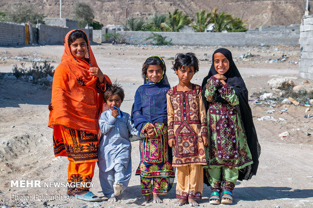 وضعیت تلخ دختران روستاییِ سیستان و بلوچستان