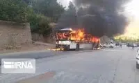 اتوبوس حامل مسافران در راه تهران آتش گرفت