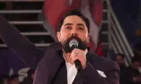مداح مشهدی شعار «این آخرین نبرده» را اجرا کرد