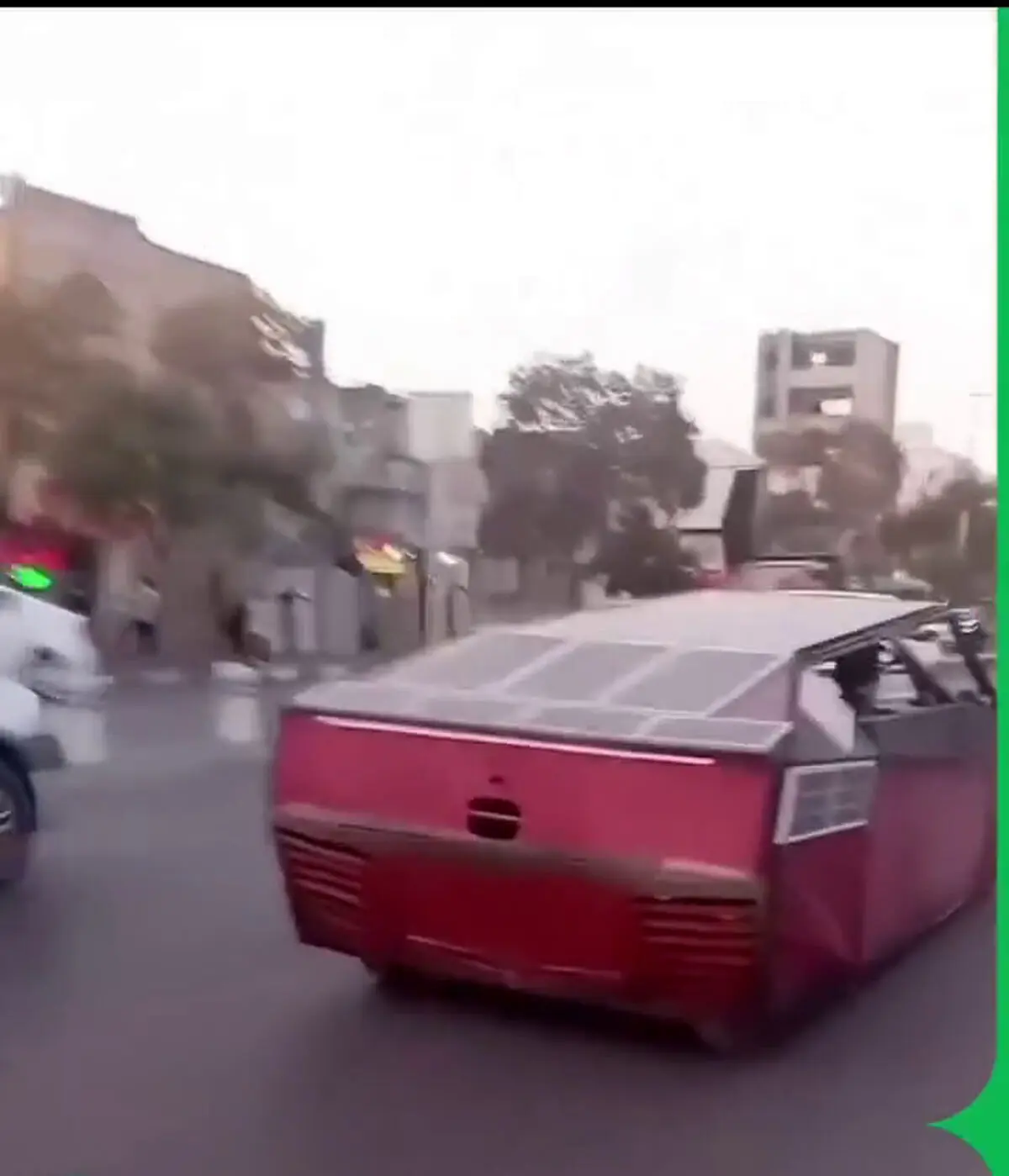 نسخه دانش‌آموزی تسلا در خیابان‌های مشهد رویت شد