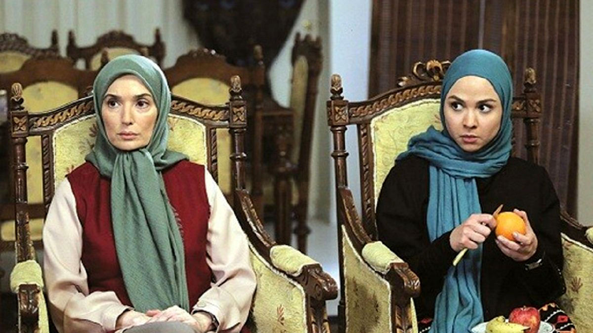 تذکر حجاب به بازیگر سریال لیسانسه‌ها در اکران یک فیلم