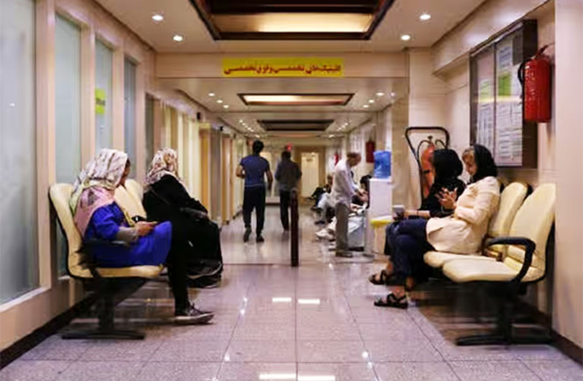انتظار چند ماهه برای ویزیت پزشک در بیمارستان‌های دولتی!