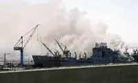 ناو جنگی آمریکا طعمه حریق شد 