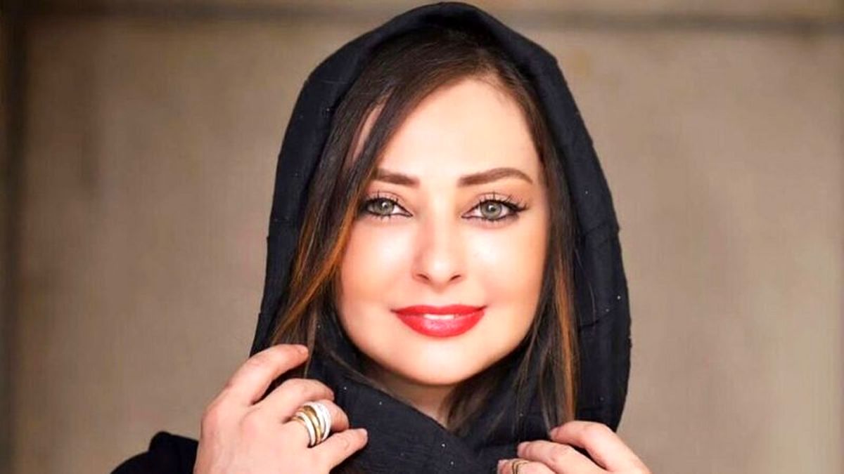 نفیسه روشن در مجلسی‌ترین حالت ممکن در شب یلدا