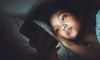 قبل از خواب نباید از موبایل استفاده کرد؟