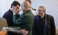 تصویر متفاوت از سردار سلامی درحال دلداری