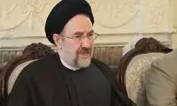 وقتی سید محمد خاتمی لباس احرام پوشید