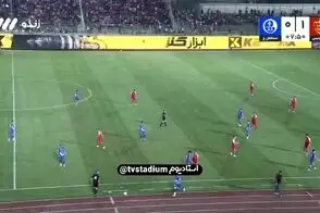 لوگوی سرخ‌ها از پیراهن بازیکن ازبک پرسپولیس حذف شد!
