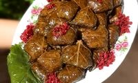 طرز تهیه دلمه برگ مو با چاشنی رب انار