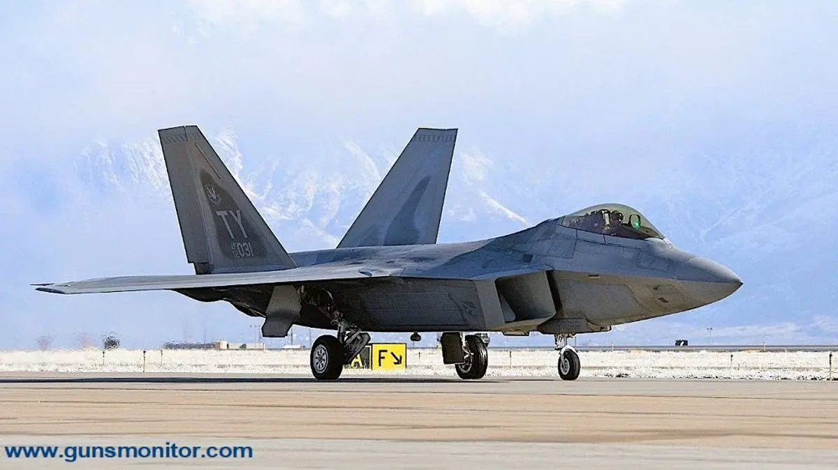 شش جنگنده F-۲۲ Raptor به انگلیس رسیدند