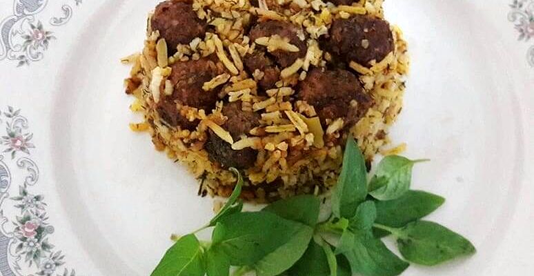 طرز تهیه باقالی پلو با گوشت قلقلی؛ سریع و راحت