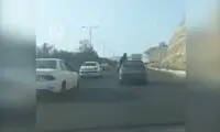 لایی‌کشی باورنکردنی خودرو له‌شده وسط اتوبان