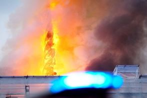 آتش‌سوزی سهمگین، یک بنای تاریخی را از بین برد
