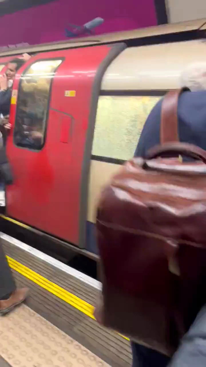 ویدئوی وحشت مسافران مترو برای فرار از دود