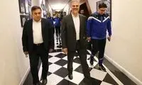 تاجرنیا در توییتر برای جشن ۸۰ سالگی استقلال مهمان دعوت کرد!