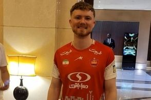 هوادار ایرلندی پرسپولیس به حرم امام رضا رفت