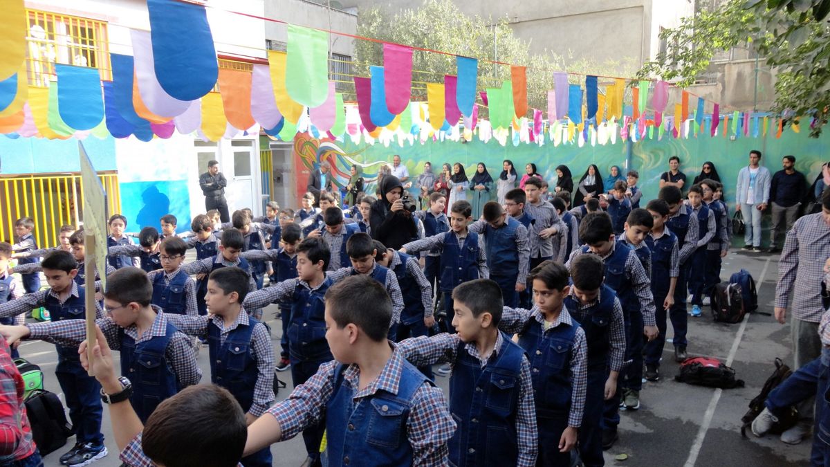 ابتکار جالب یک مدرسه در جشن آخر سال دانش‌آموزان