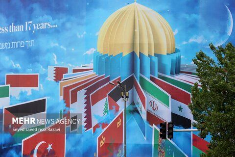 دیوارنگاره جدید میدان انقلاب با طرحی معنادار 
