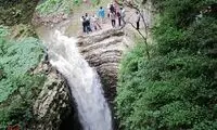 تصاویر دلهره‌آور از نجات یک خواهر و برادر در گیلان