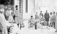 عکس تاریخی مالیات گرفتن از مردم؛ ۱۲۰ سال پیش!