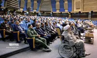 عکسی از چهره غمگین علی لاریجانی در یک مراسم