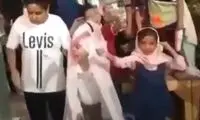 ریزش سکوی کودکان هنگام اجرای «سلام فرمانده»
