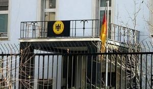 خروج مشکوک بستگان کارمندان سفارت آلمان از ایران