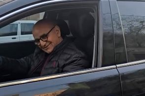 جمله یک هوادار، پرویز پرستویی را پشت فرمان به خنده واداشت