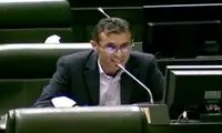 نباید یک خانم را اجبار به استفاده از چادر کنیم