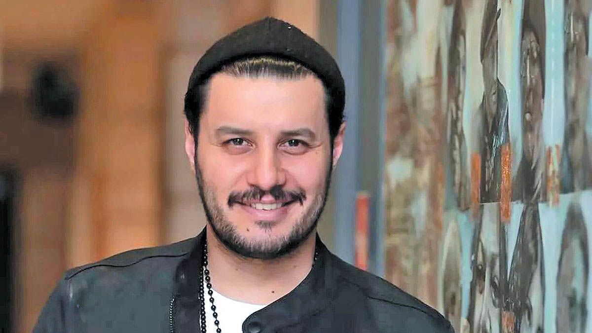   حرکت بسیار زیبای جواد عزتی با هوادارنش جلب‌توجه کرد 