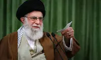 عکس قدیمی از رهبر انقلاب و محسن رضایی با لباس نظامی