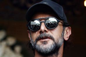 امین حیایی در آغوش بازیگر مطرح قبل انقلاب گریه کرد