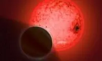  گردش یک غول گازی به دور کوتوله قرمز!