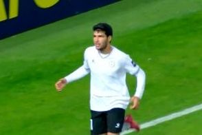 آخال با تنها موقعیتش، حسینی و سپاهان را غافلگیر کرد