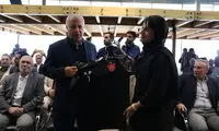 پیراهن شماره ۷ پرسپولیس به مربی استقلالی شد