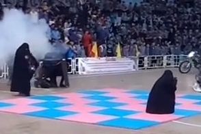 ویدئوی پربازدید از مانور مبارزه بانوان با اشرار مسلح