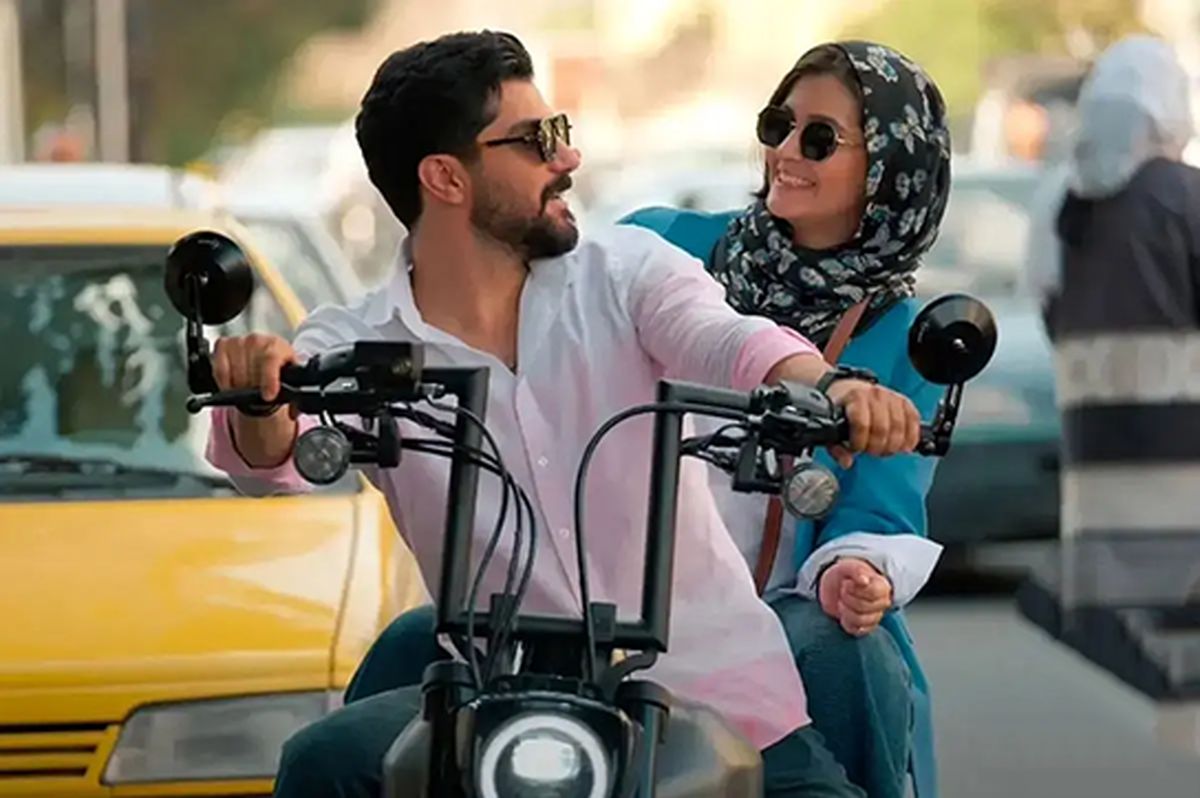 رقصیدن سینا مهراد با لباس دامادی!