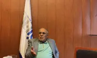 راه‌حل عجیب حسن روشن برای حل اختلاف خطیر و نکونام